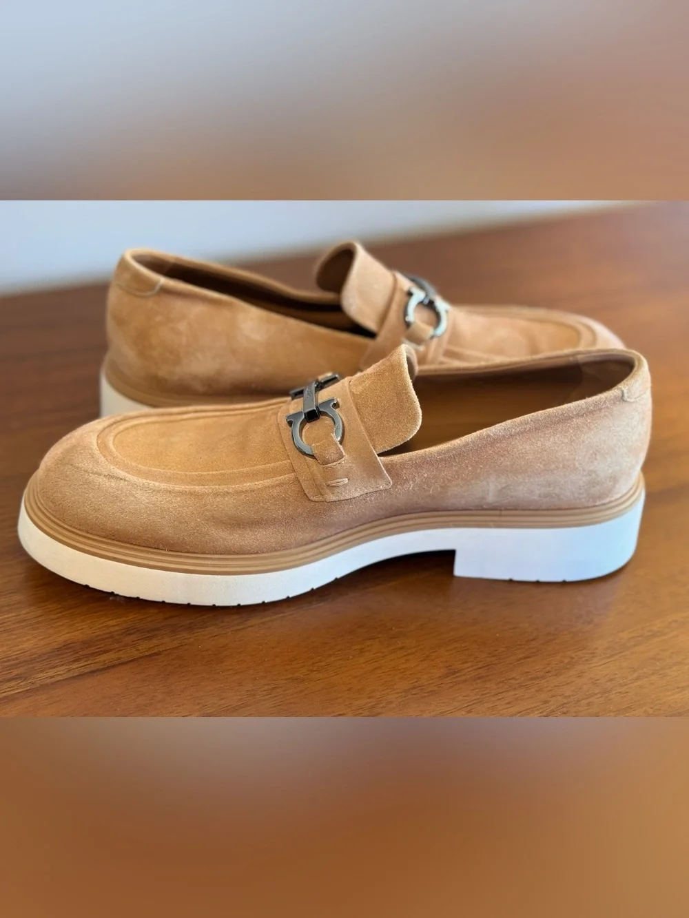 Ferragamo Men's Tan Suede Gancini Bit Loafers Sport Sole Size 8M With Box